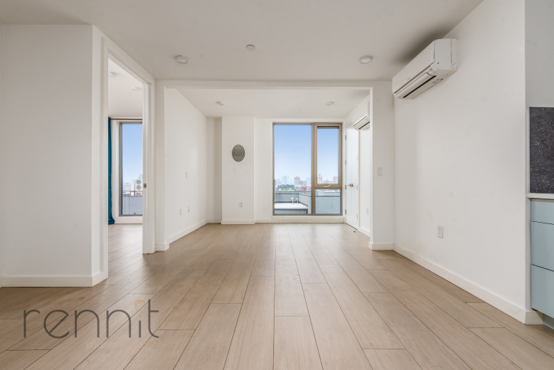 33 Little Nassau St, Apt 902 Image 1