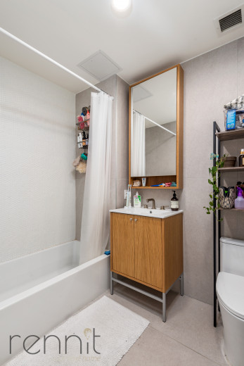 33 Little Nassau St, Apt 902 Image 9