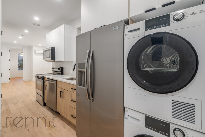 2039 Gates Ave, Apt 2B Image 1
