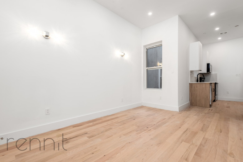 2039 Gates Ave, Apt 2B Image 3