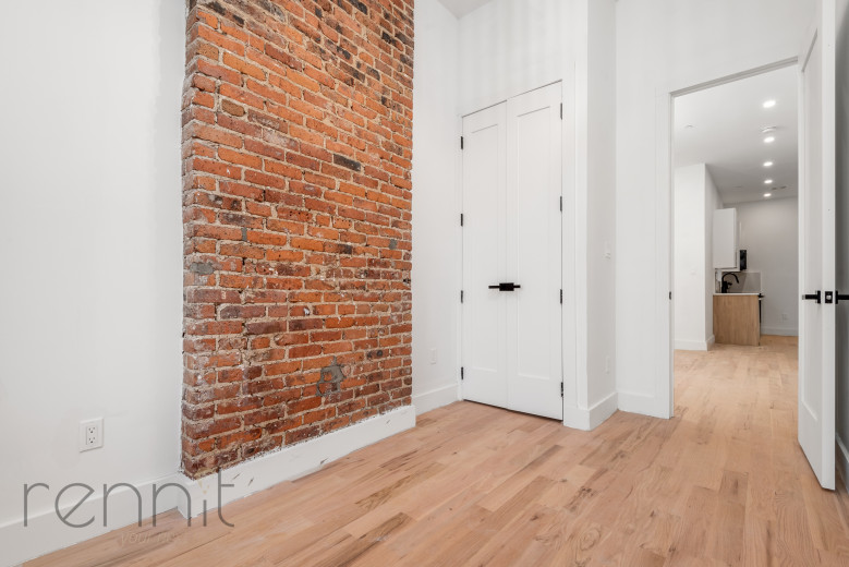 2039 Gates Ave, Apt 2B Image 7