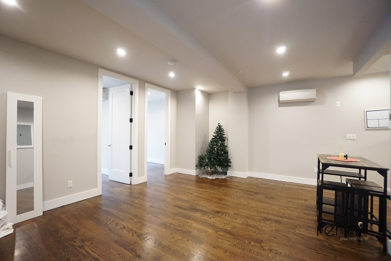1031 Montgomery St, Apt 2F Image 12