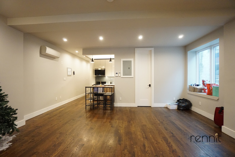 1031 Montgomery St, Apt 2F Image 13