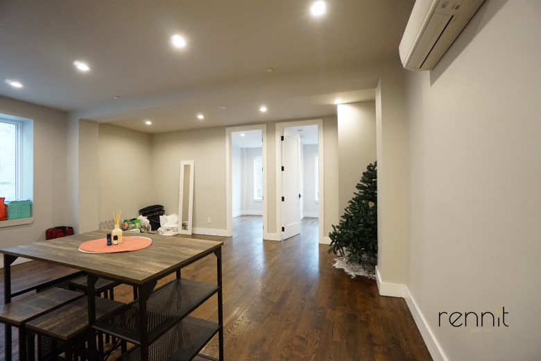1031 Montgomery St, Apt 2F Image 16