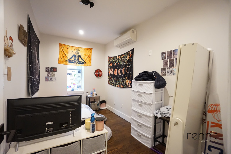 1031 Montgomery St, Apt 2F Image 5
