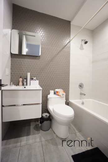 1031 Montgomery St, Apt 2F Image 7