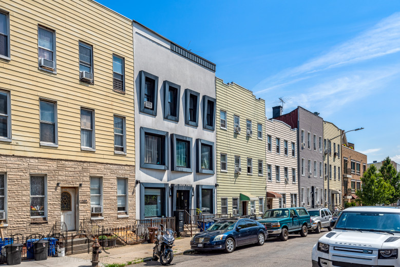 241 Devoe St, Apt 3R Image 15