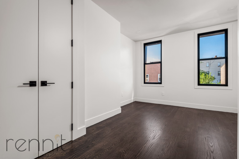 241 Devoe St, Apt 3R Image 5