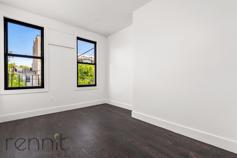 241 Devoe St, Apt 3R Image 8