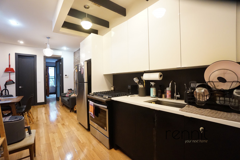 129 Thames St, Apt 2R Image 2