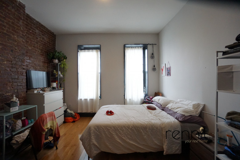 129 Thames St, Apt 2R Image 4