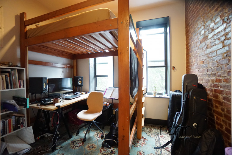 129 Thames St, Apt 2R Image 8