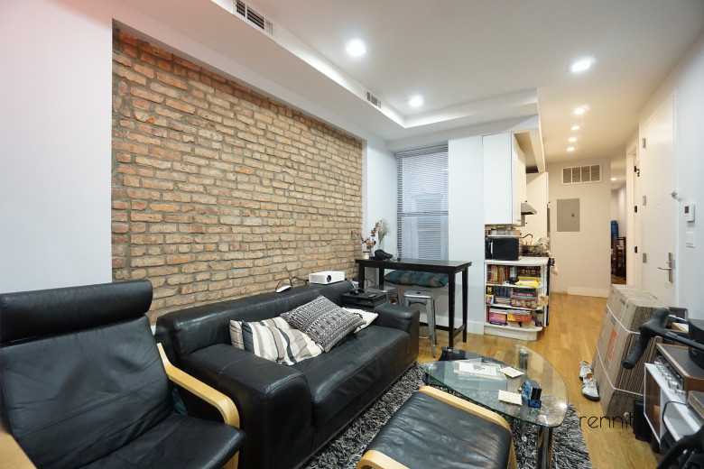 1869 Putnam Ave, Apt 2L Image 1