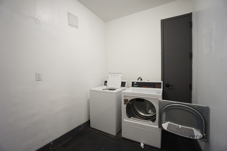 1668 Bergen St, Apt 1A Image 9