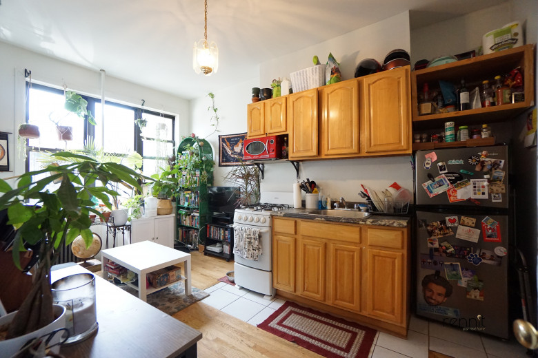114 Walton St, Apt 7 Image 6