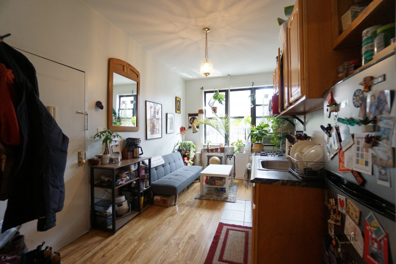 114 Walton St, Apt 7 Image 8