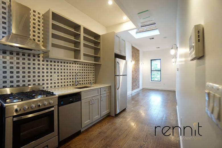 1689 Gates Ave, Apt 2Front Image 1