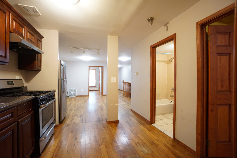 1168 Putnam Ave, Apt 1 Image 17