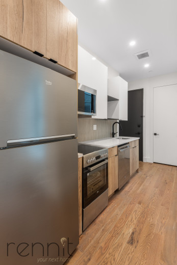 71-33 65 Pl, Apt 2C Image 2