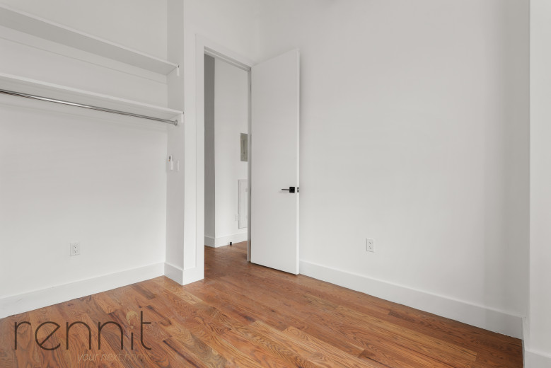 71-33 65 Pl, Apt 3A Image 4