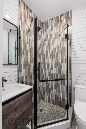 71-33 65 Pl, Apt 3A Image 9