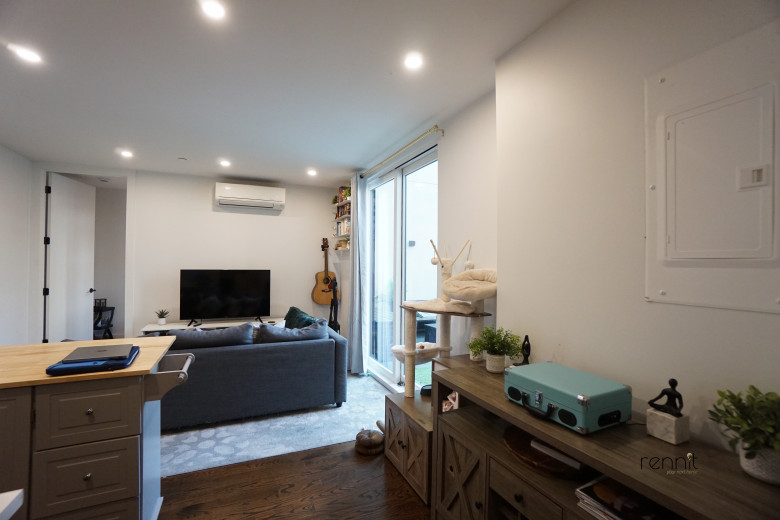 1620 New York Ave, Apt 4G Image 5