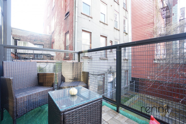 163 Graham Ave, Apt 2B Image 4