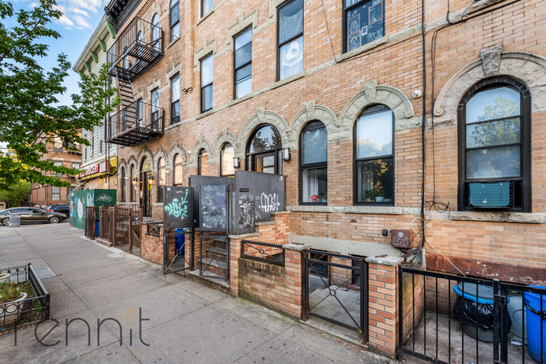 638 Wilson Ave, Apt 2L Image 12