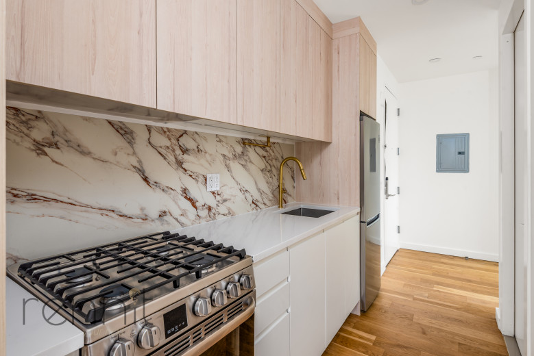 375 Dean St, Apt 1305 Image 9