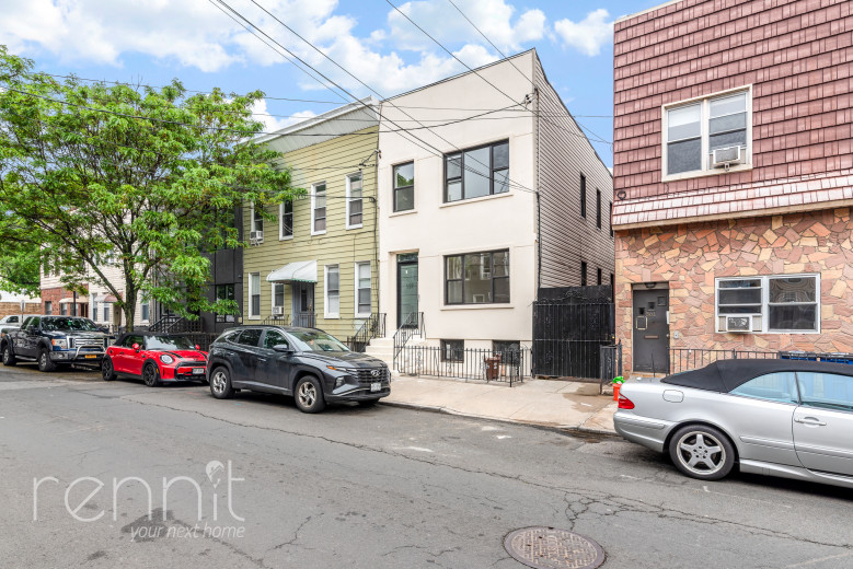 559 Fairview Ave, Apt B1 Image 14