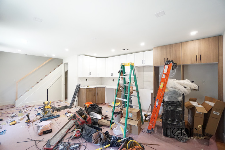 559 Fairview Ave, Apt B1 Image 3
