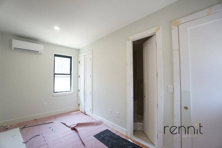 559 Fairview Ave, Apt B1 Image 6