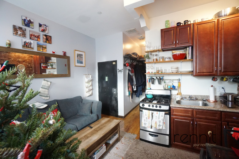 817 St Johns Pl, Apt 3D Image 2