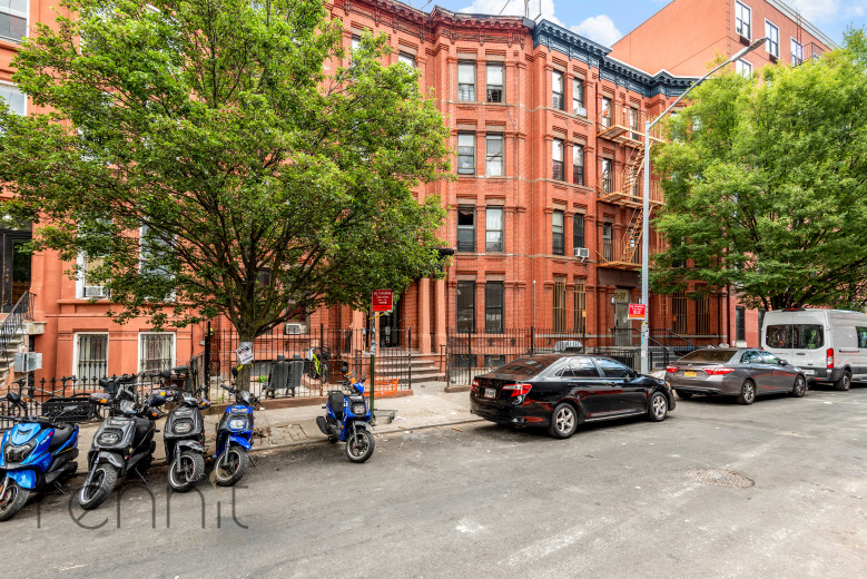 23 Spencer Pl, Apt 1R Image 20