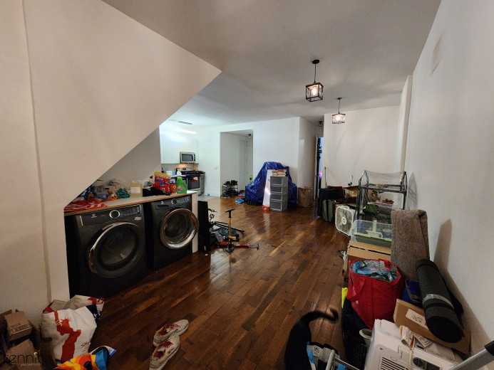 640 Kosciuszko St, Apt 1 Image 19