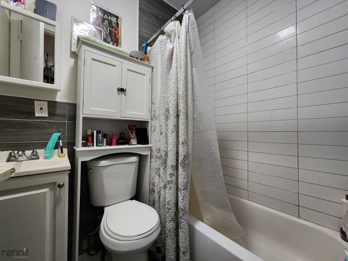640 Kosciuszko St, Apt 1 Image 20