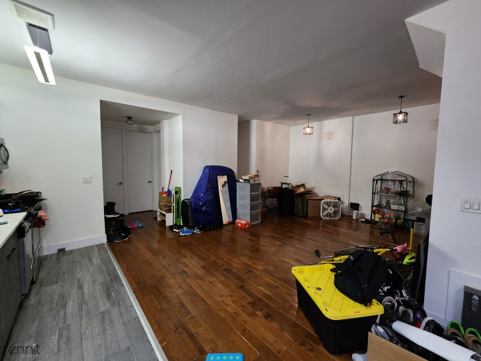 640 Kosciuszko St, Apt 1 Image 3