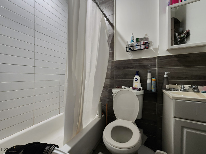640 Kosciuszko St, Apt 1 Image 23