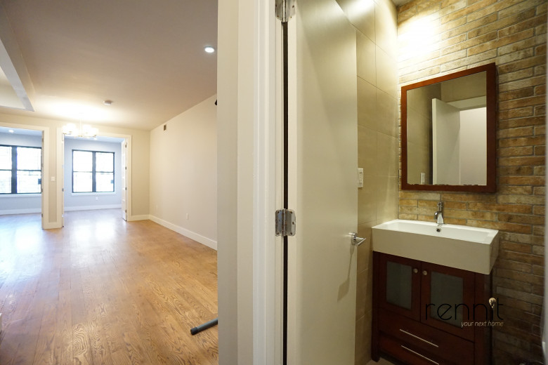918 Hart St, Apt 1R Image 6