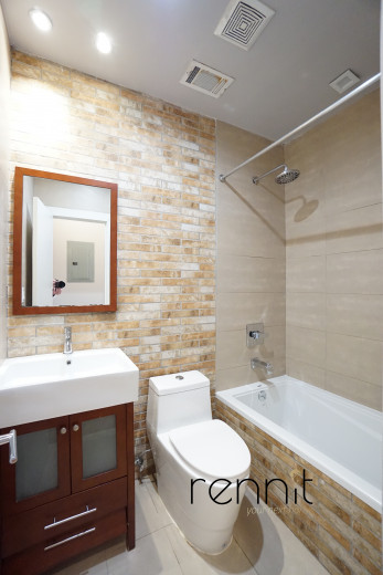 918 Hart St, Apt 1R Image 7