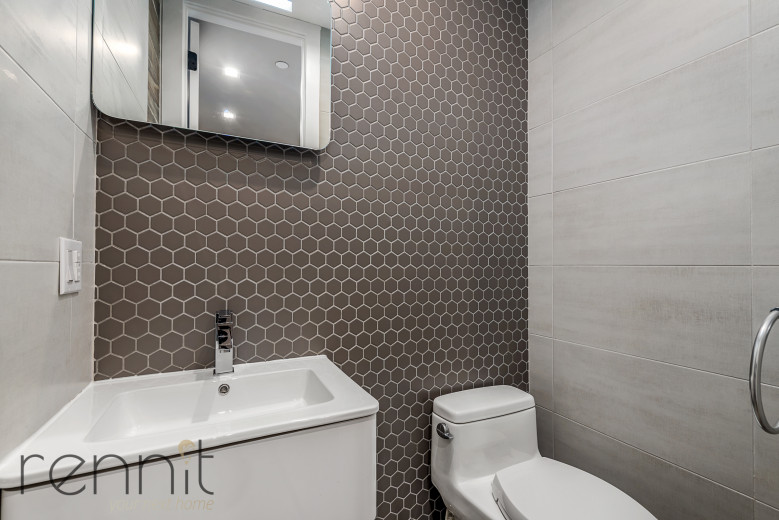 1031 Montgomery St, Apt 4R Image 5