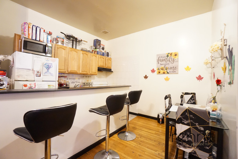 548 Hart St, Apt 2F Image 4
