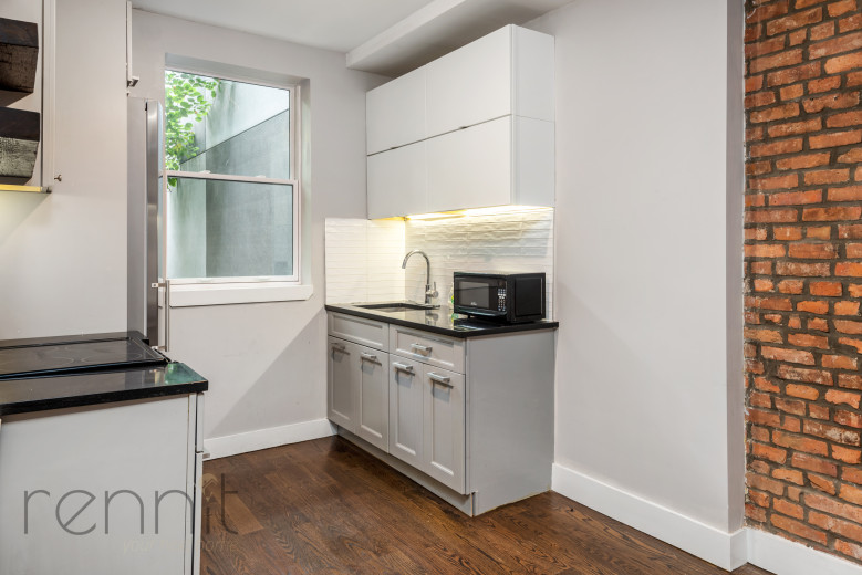 810 St Johns Pl, Apt 2 Image 8