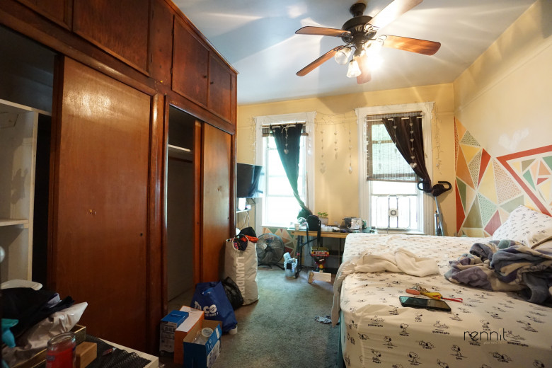 18-66 Linden St, Apt 2R Image 9