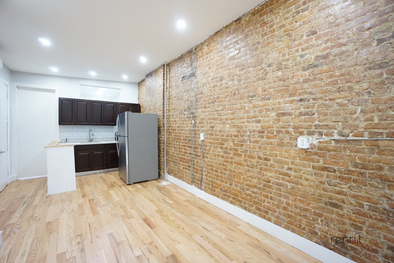 217 Ralph Ave, Apt 3R Image 1