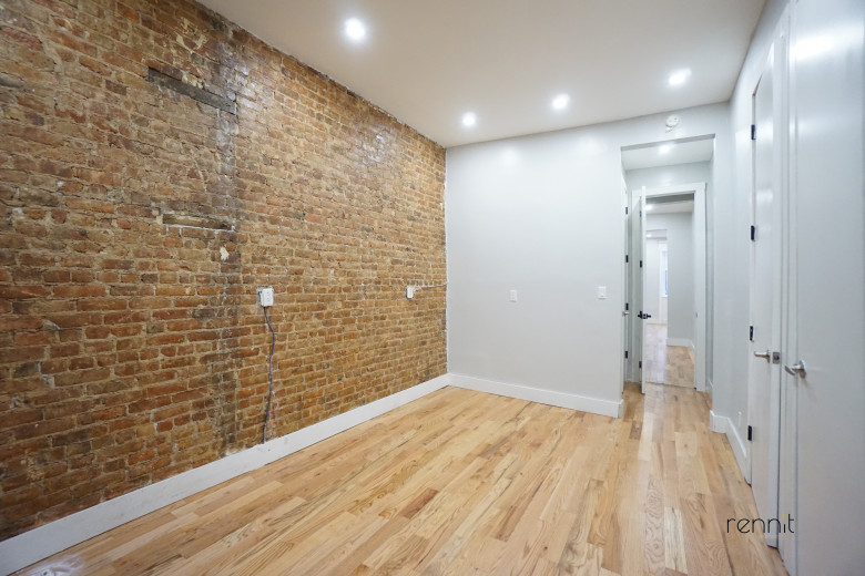 217 Ralph Ave, Apt 3R Image 2