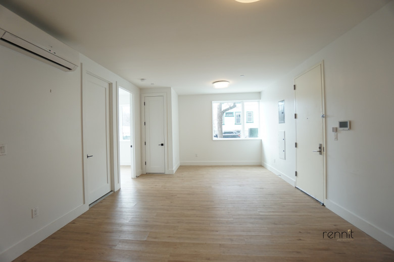 799 E 34th St, Apt 1. Image 3