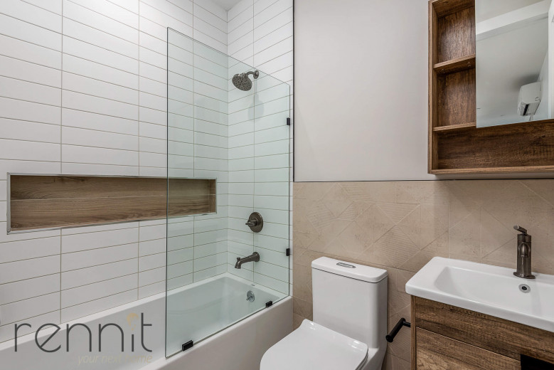 799 E 34th St, Apt 1. Image 5