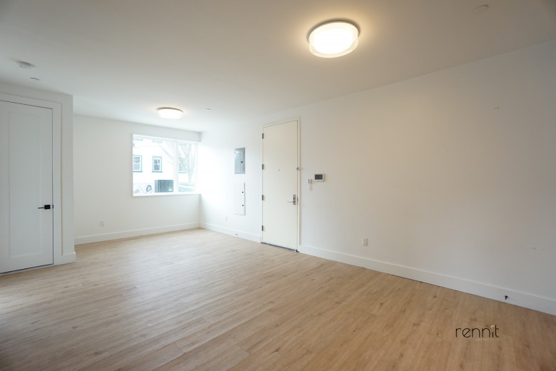799 E 34th St, Apt 1. Image 8