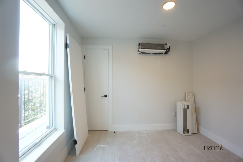 320 Linden Blvd, Apt 4B Image 4